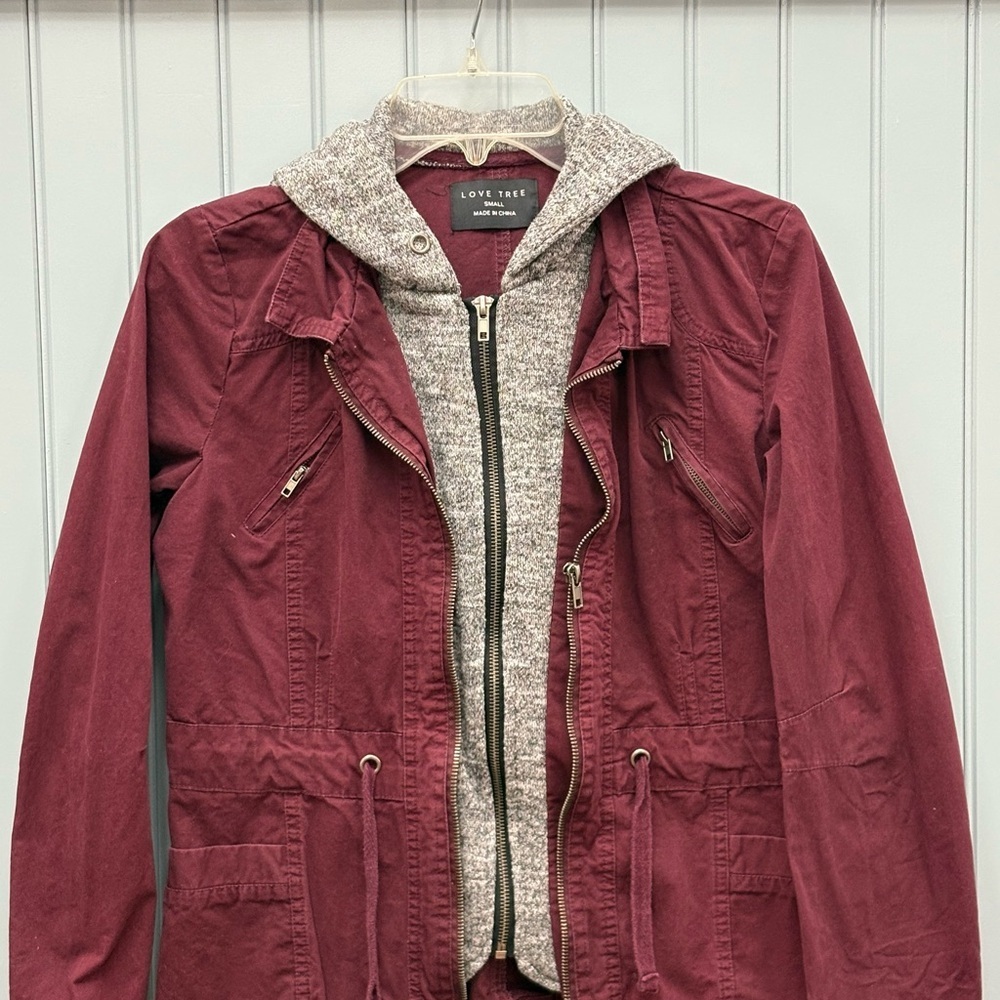 Love Tree Women's Burgundy Jacket With Hood  Size Small